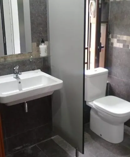 Hostal De Arrojo Bárzana